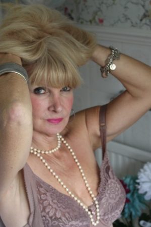 Nora - rencontre-Libertine-Le Havre